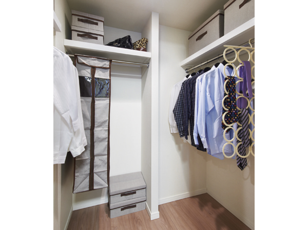 Good walk-in closet usability, Adopt an accommodating space of large capacity