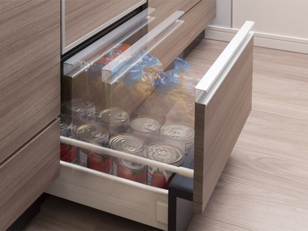 Kitchen.  [Soft-close function with slide storage] Easy to take out the things in the storage of kitchen, Available in organizing easy to slide storage. It is software with close function that close to quiet a smooth movement. (Model Room D type ・ Model room plan ※ Some including paid option)