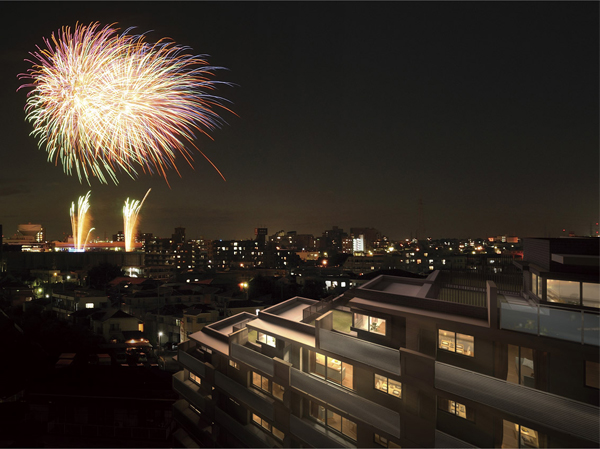 Shared facilities.  [roof balcony] From the upper floors of the roof balcony, You can enjoy the fireworks display of Kawaguchi summer tradition "Tatara Festival". (Rendering ※ Local neighborhood photo of the August 2012 shooting ・ Which was the CG synthesizing the Tatara festival fireworks, In fact a slightly different)