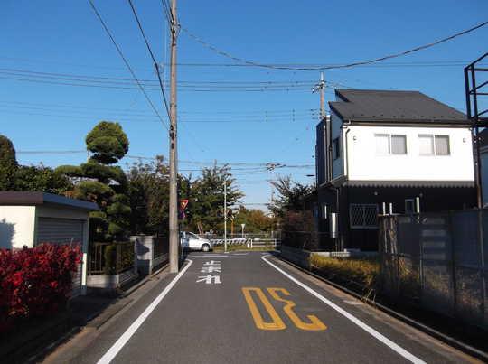 Local photos, including front road. Frontal road