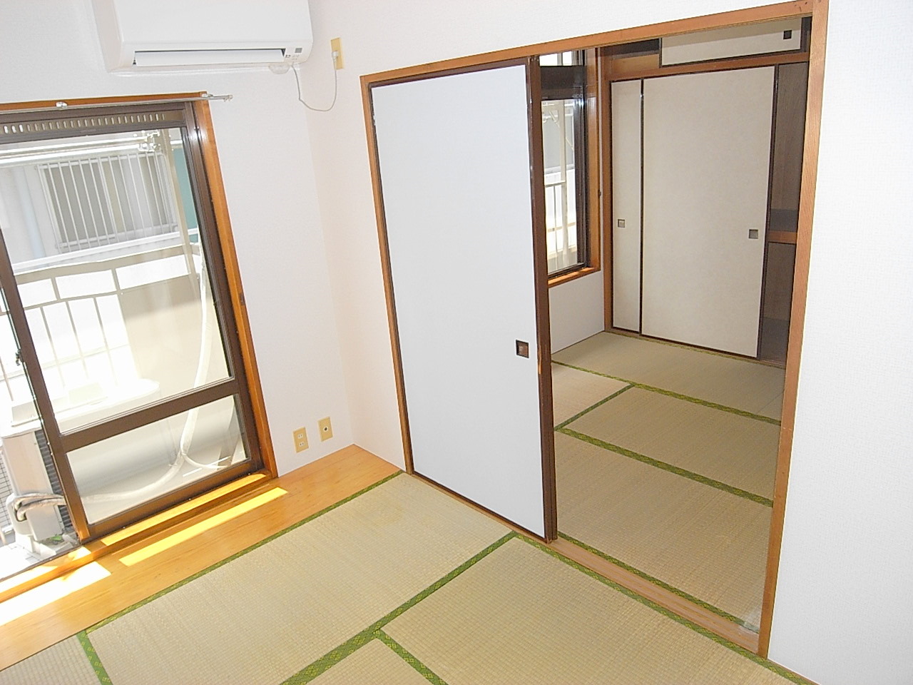 Living and room. It will change to Western-style! 