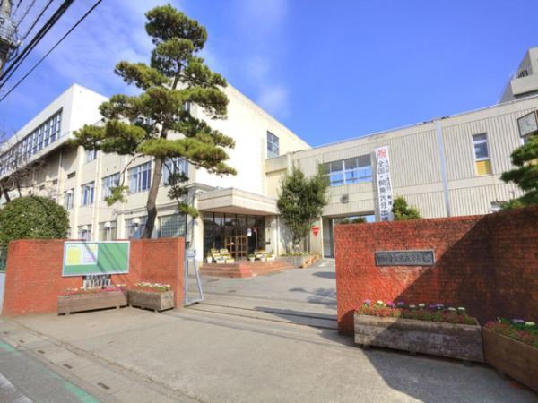 Junior high school. 690m up to junior high school Kawaguchi Municipal Totsuka junior high school