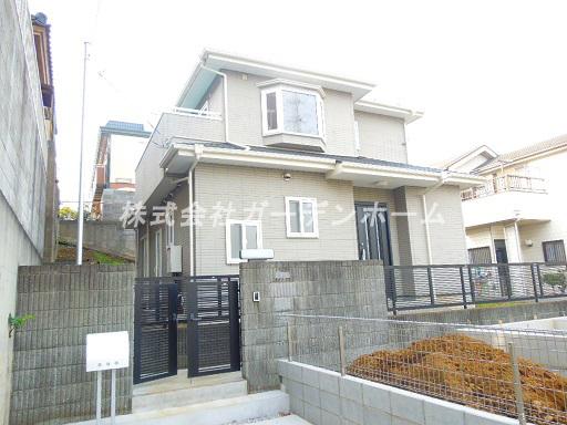 Local appearance photo. 1999 Toshimi Built in full renovation property Higashikawaguchi walk 16 minutes a good location popular counter kitchen spacious site is 65 square meters of powerful your tour of the attractive same day ・ Immediate Available car spaces also relaxed