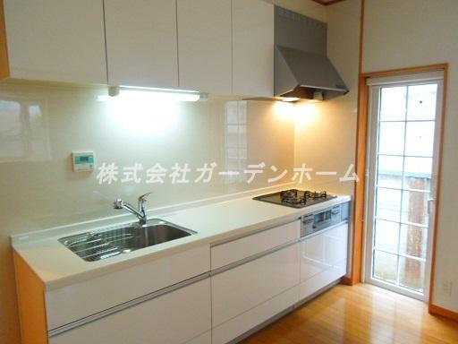Kitchen. 1999 Toshimi Built in full renovation property Higashikawaguchi walk 16 minutes a good location popular counter kitchen spacious site is 65 square meters of powerful your tour of the attractive same day ・ Immediate Available car spaces also relaxed