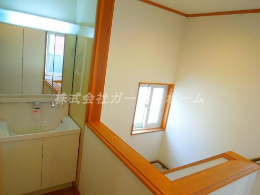 Other introspection. 1999 Toshimi Built in full renovation property Higashikawaguchi walk 16 minutes a good location popular counter kitchen spacious site is 65 square meters of powerful your tour of the attractive same day ・ Immediate Available car spaces also relaxed