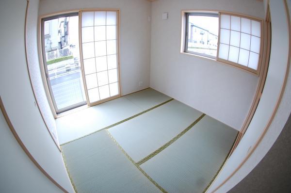 Non-living room. Japanese-style room that can also be used as a guest room