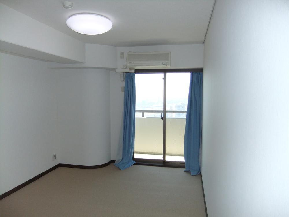 Non-living room. Indoor (12 May 2013) Shooting