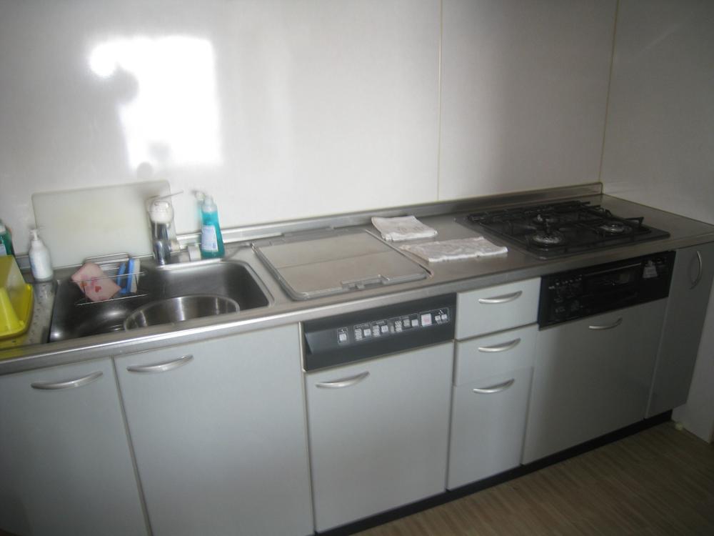 Kitchen. Indoor (12 May 2013) Shooting ※ Furniture procurement etc. are not included in the purchase and sale