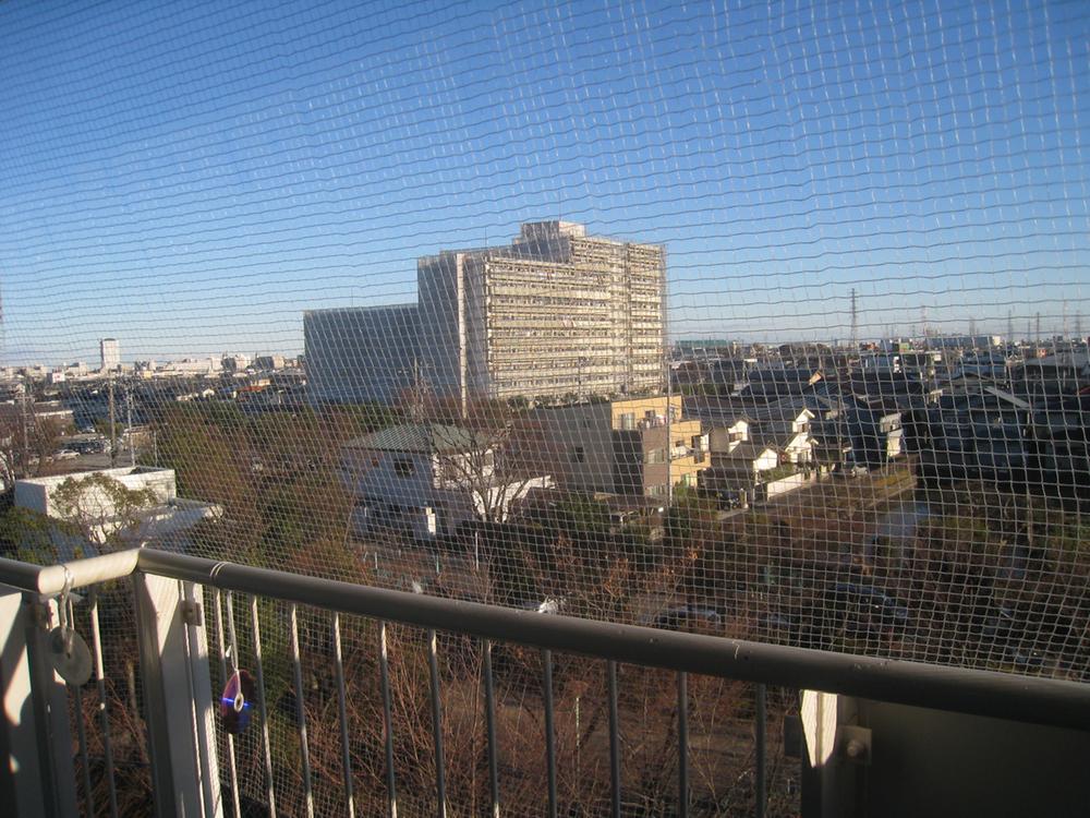 View photos from the dwelling unit. View from the site (December 2013) Shooting