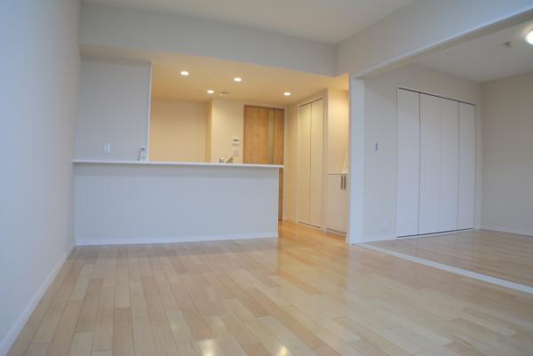 Living. 13 Pledge of LDK