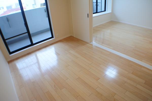 Non-living room. Western-style Continued from living