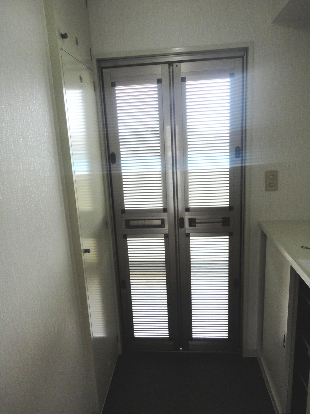 Entrance. Local (August 2013) Shooting