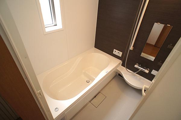 Bathroom. Indoor (11 May 2013) Shooting