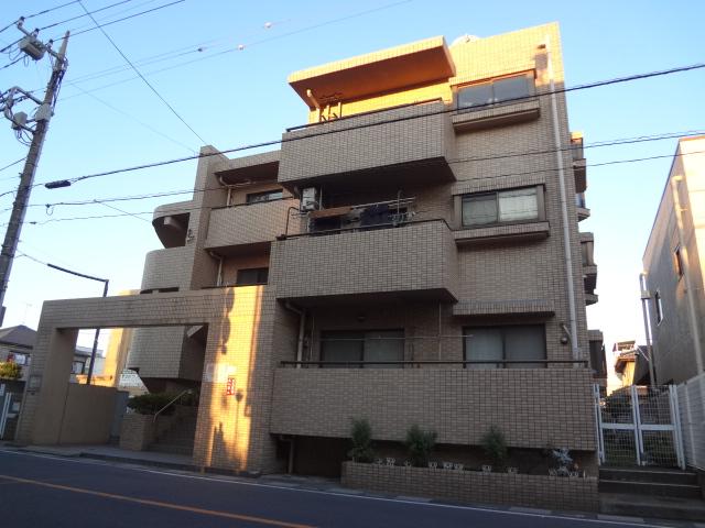 Local appearance photo. Local (11 May 2013) Shooting