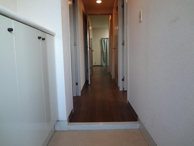 Entrance. Local (January 2014) Shooting