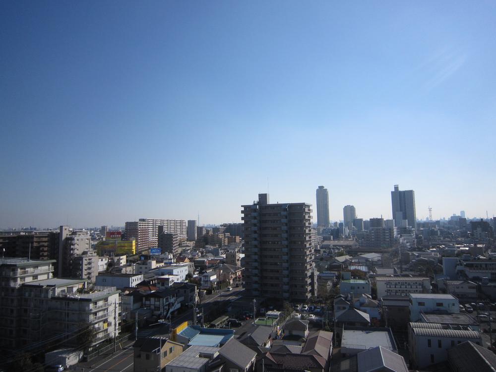 View photos from the dwelling unit. View from the site (December 2013) Shooting