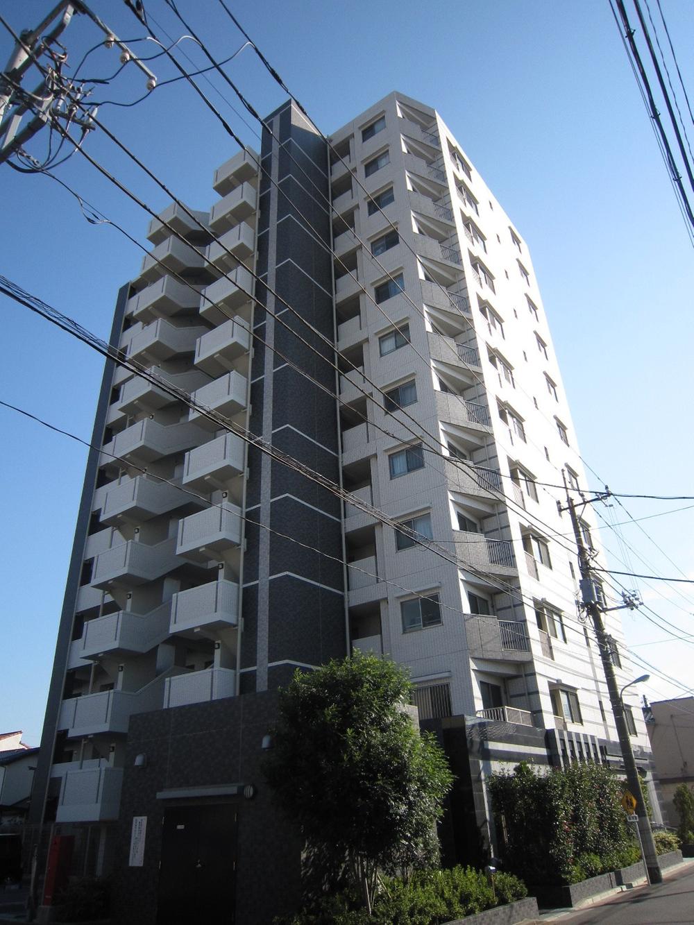 Local appearance photo. Local (12 May 2013) Shooting