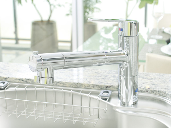 Kitchen.  [Water purifier integrated shower faucet] You can use the water purification in a single switching, Adopt a water purifier integrated shower faucet that does not take the place.  ※ Additional cost will occur at the time of cartridge replacement.