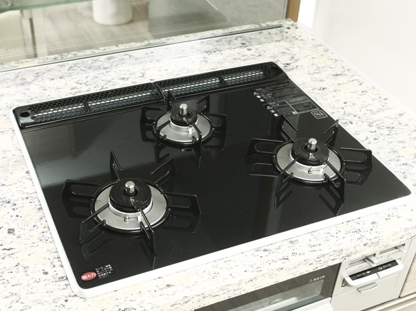Kitchen.  [Pearl Crystal top stove] Pearl Crystal specification shiny like glass. Oil dirt will be taken by simply wipe.