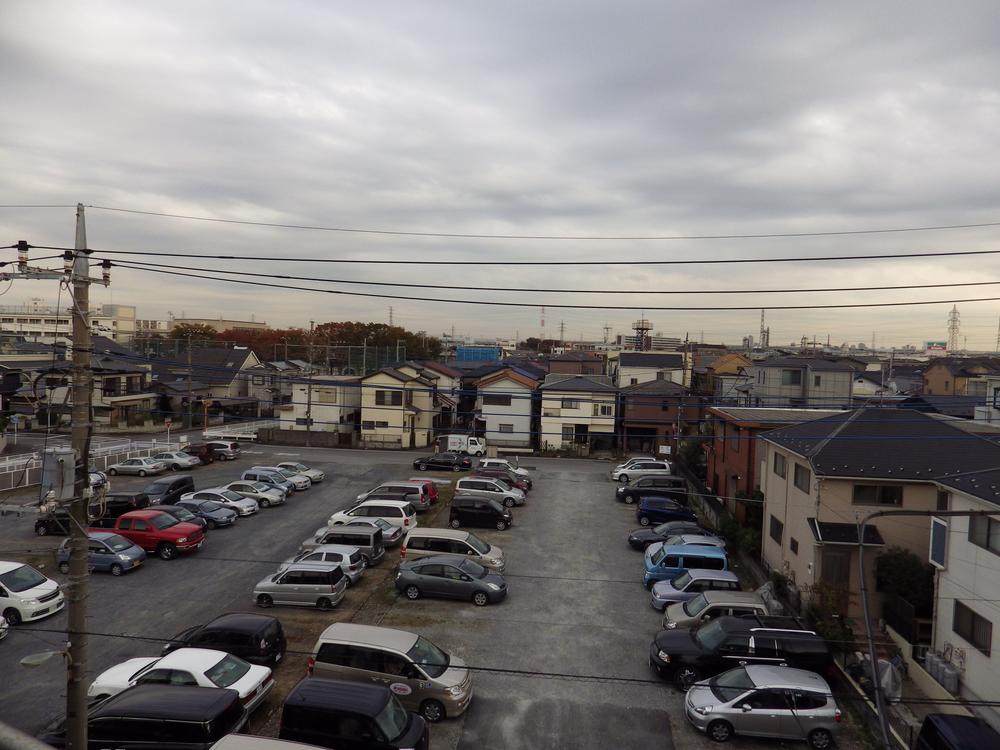 View photos from the dwelling unit. View from the site (November 2013) Shooting