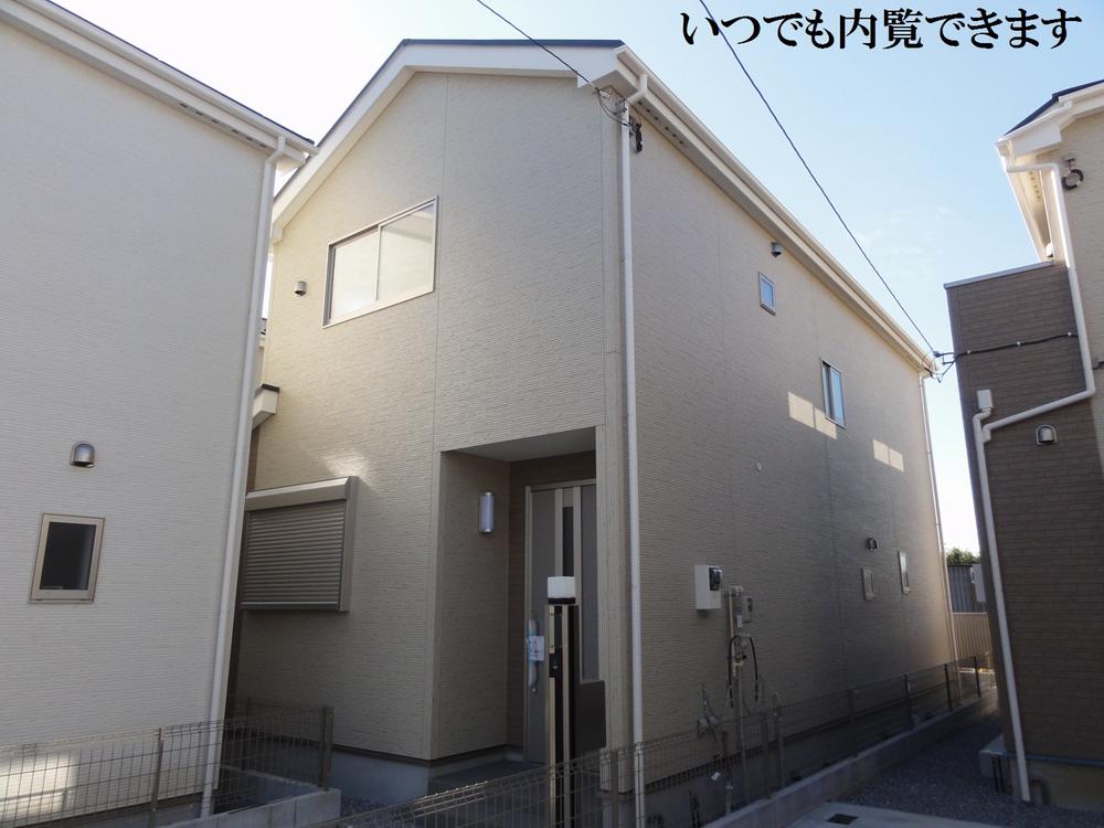 Local appearance photo. Local (11 May 2013) Shooting Car space two Allowed Zenshitsuminami direction Face-to-face kitchen ※ We completed You can preview any time. Please feel free to contact us.
