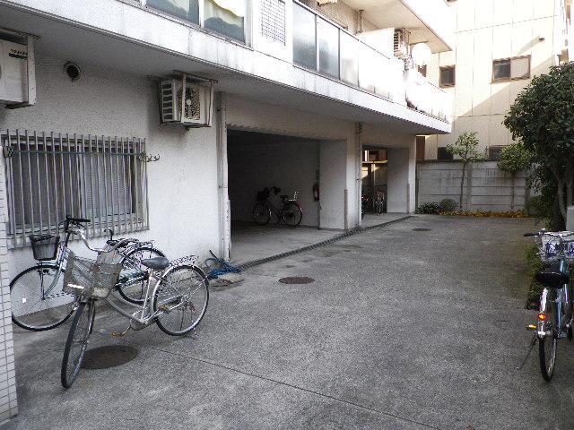 Parking lot