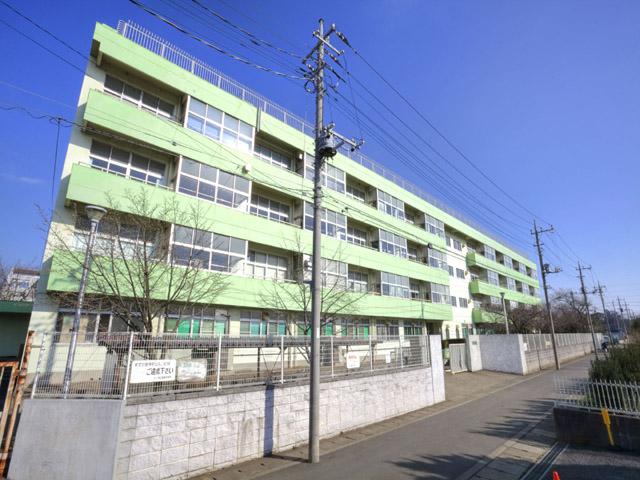 Junior high school. 309m until Kawaguchi Municipal lay Junior High School