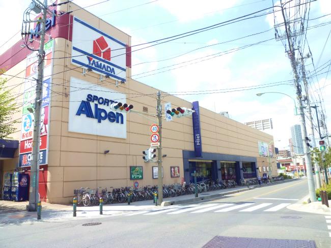 Shopping centre. Miel Kawaguchi up to 100m