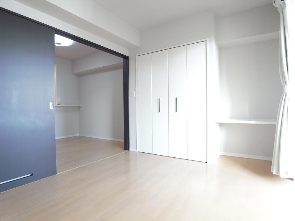 Living. You open the large sliding door, 14.8 Pledge of spacious space.