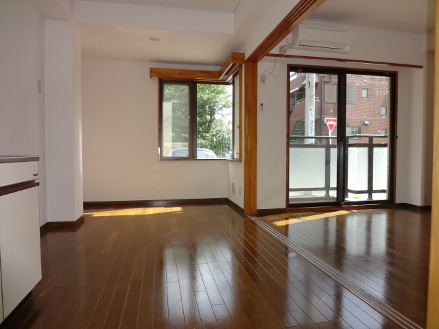 Living and room