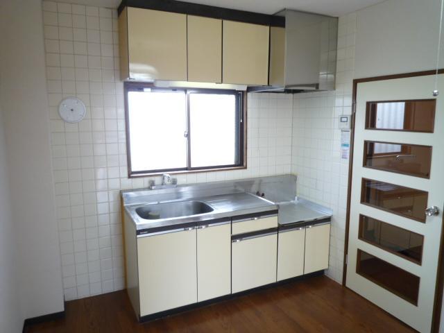 Kitchen. This flooring dining kitchen.