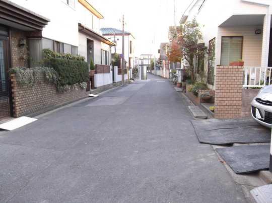 Local photos, including front road. Frontal road