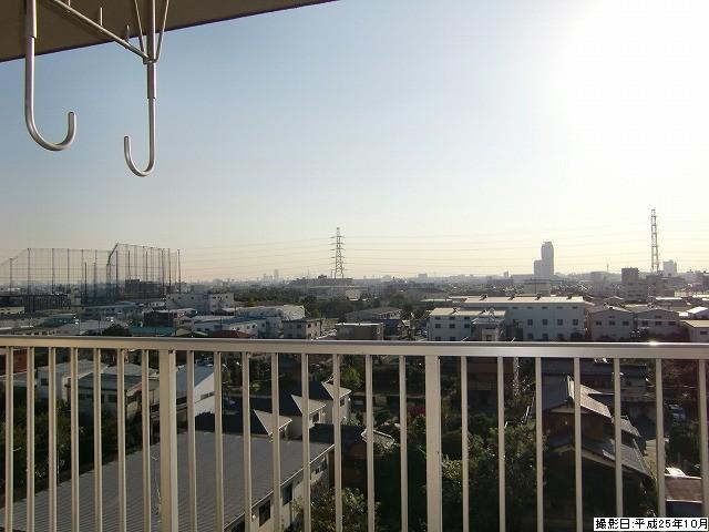 View photos from the dwelling unit. View from the site (October 2013) Shooting