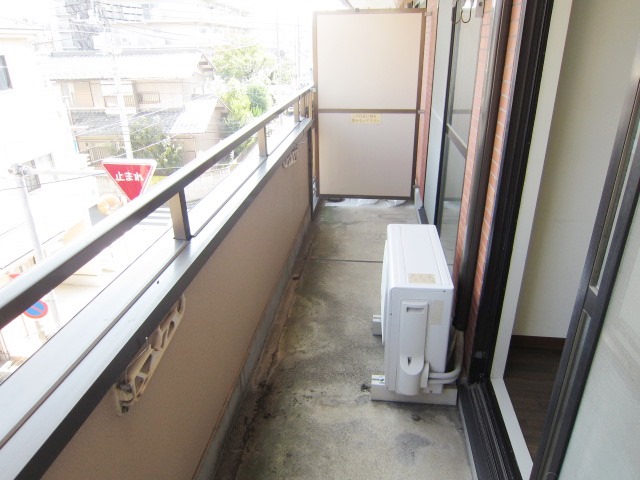 Balcony. Ventilation, Day is good.