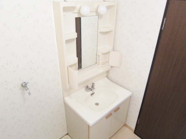 Washroom. There is also a dressing room.