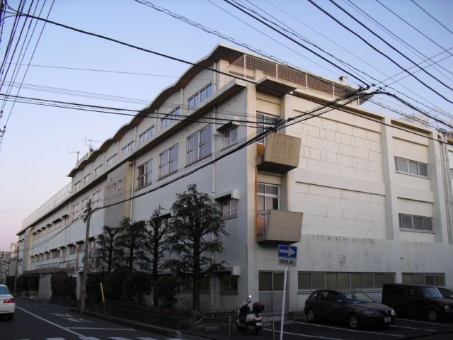 Primary school. Municipal Inaka up to elementary school (elementary school) 390m