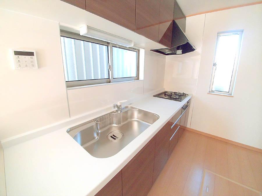 Kitchen. Was building completed. Such as the actual image from per yang, We have to wait all the time so you can see directly.