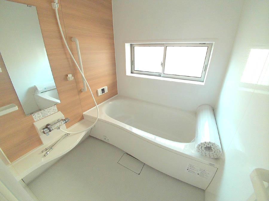 Bathroom. Was building completed. Such as the actual image from per yang, We have to wait all the time so you can see directly.