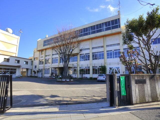 Primary school. 580m until Kawaguchi Municipal December Field Elementary School