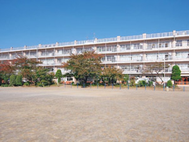 Primary school. Kizawa up to elementary school (elementary school) 865m