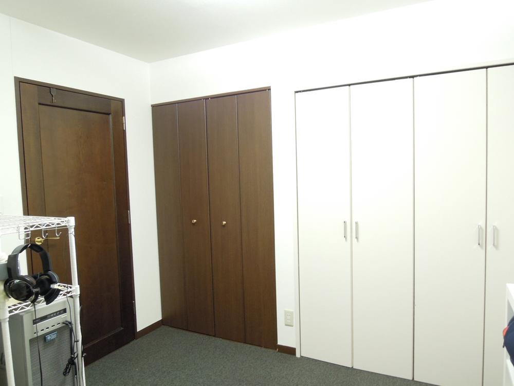 Non-living room. Indoor (11 May 2013) Shooting