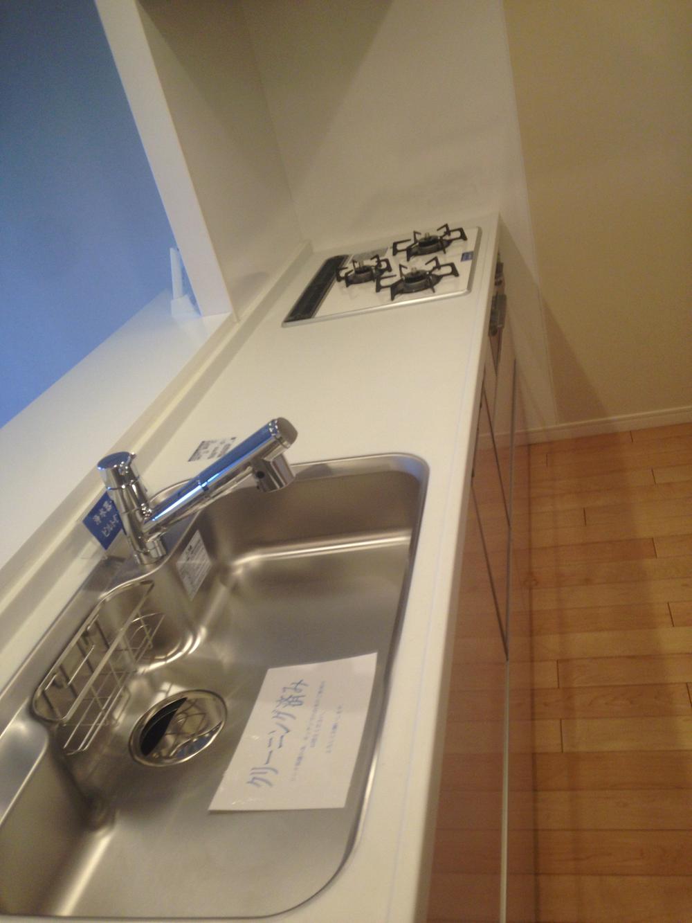 Kitchen. Indoor (12 May 2013) Shooting