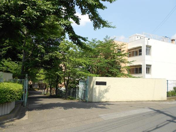 Junior high school. Kawaguchi Municipal Coyaba junior high school A 5-minute walk