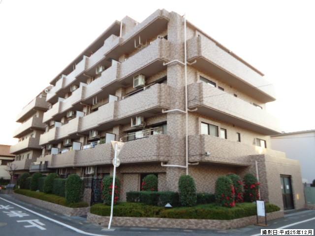 Local appearance photo. Local (12 May 2013) Shooting