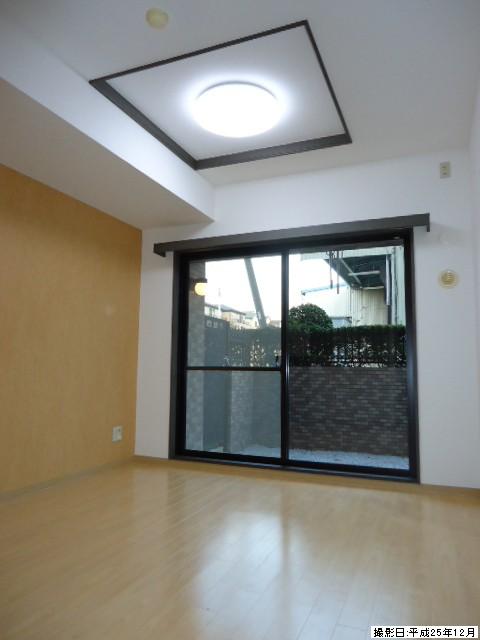 Living. Indoor (12 May 2013) Shooting