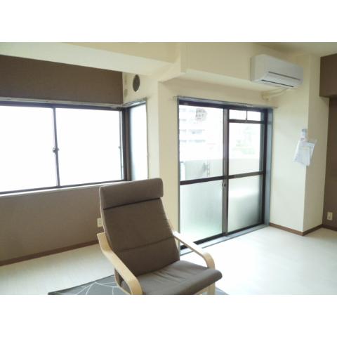 Living and room