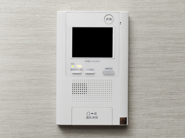 Security.  [Security intercom with TV monitor] The visitors to check in advance with audio and video, Limits and out into the building, such as a suspicious person. (Same specifications)