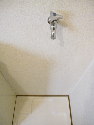 Other Equipment. It is convenient Washing machine in the room and think about the flow line of the housework
