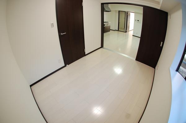 Non-living room. Western-style 4.9 Pledge