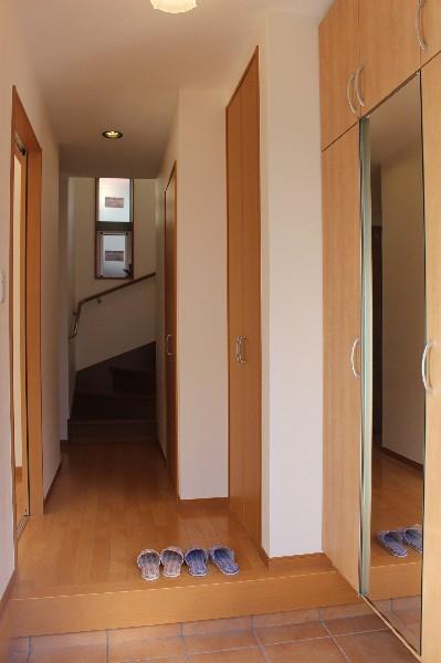 Entrance. It is widely housed rich entrance